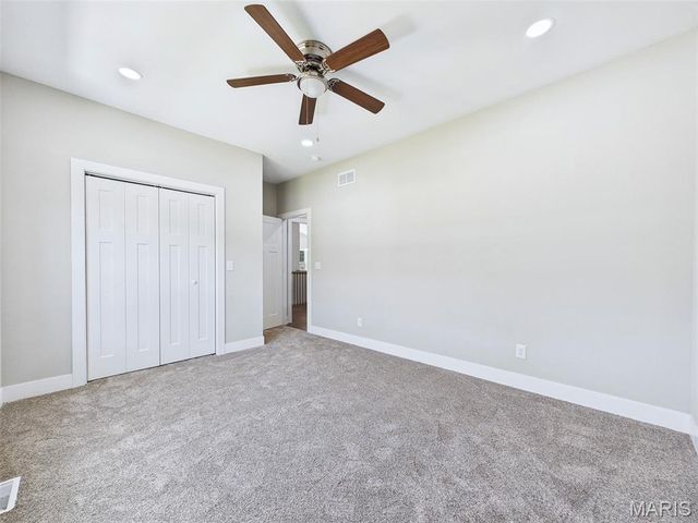 126 Woodland Hills Court, Alton, IL 62002