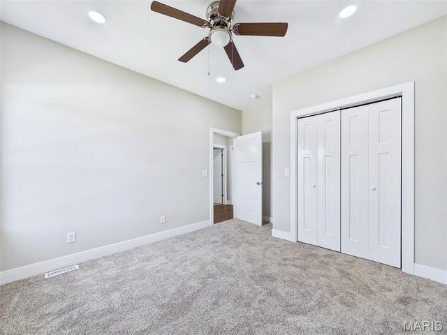 126 Woodland Hills Court, Alton, IL 62002