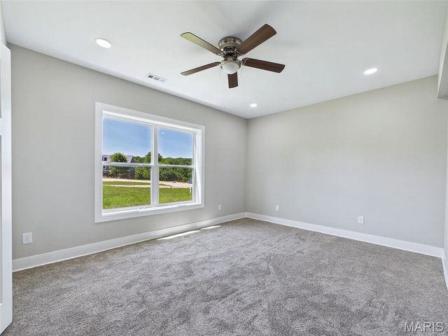 126 Woodland Hills Court, Alton, IL 62002