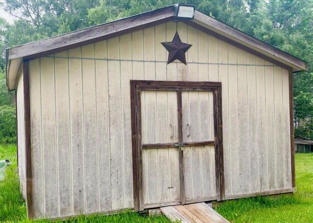 349 County Road 3797, Cleveland, TX 77328