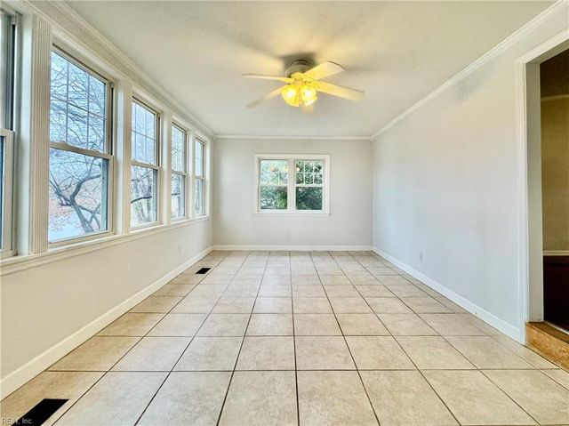 209 Cattail LN, Yorktown, VA 23693