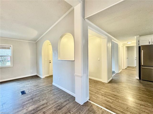 209 Cattail LN, Yorktown, VA 23693