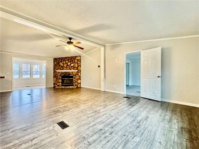 209 Cattail LN, Yorktown, VA 23693