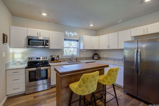 1577 Whispering Hills, Canyon Lake, TX 78133