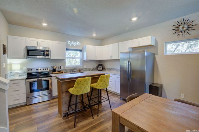 1577 Whispering Hills, Canyon Lake, TX 78133