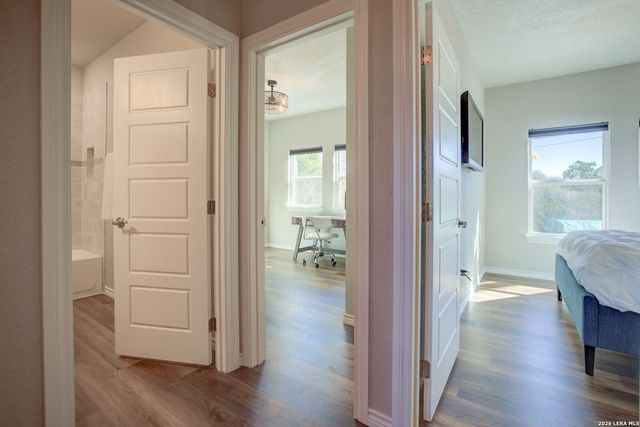 1577 Whispering Hills, Canyon Lake, TX 78133