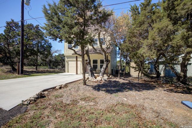1577 Whispering Hills, Canyon Lake, TX 78133