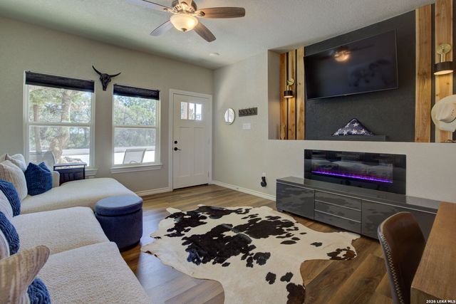 1577 Whispering Hills, Canyon Lake, TX 78133