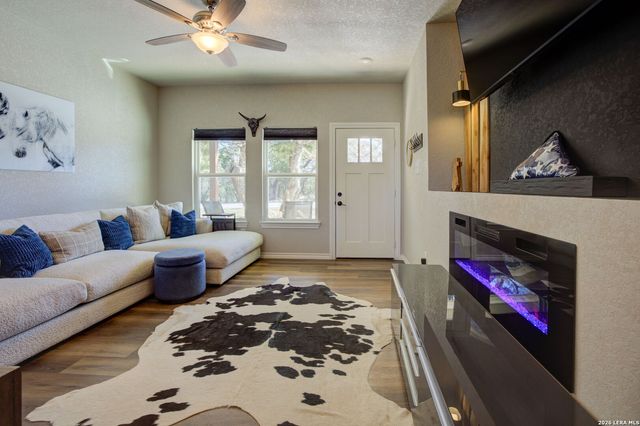 1577 Whispering Hills, Canyon Lake, TX 78133