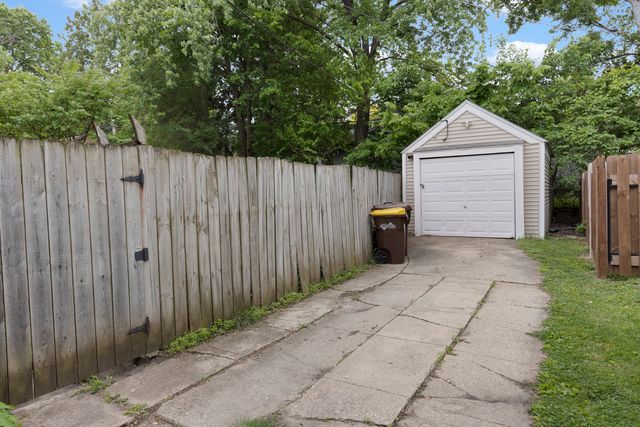 206 N Highland Avenue, Rockford, IL 61107