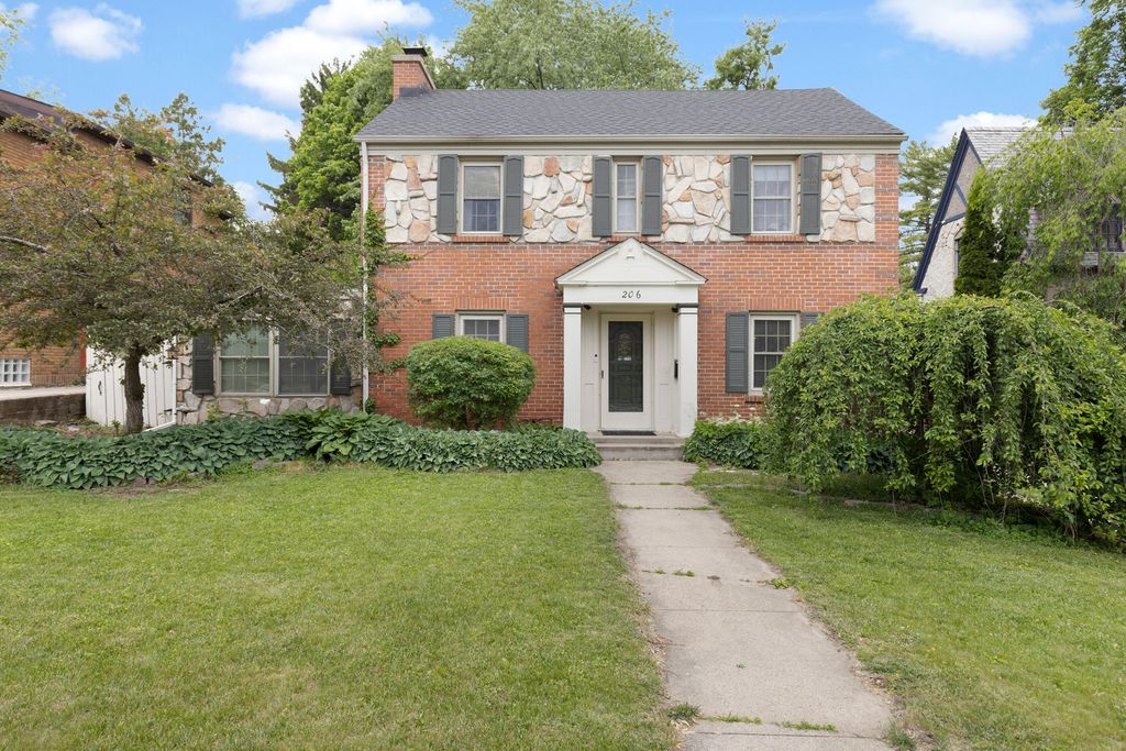 206 N Highland Avenue, Rockford, IL 61107