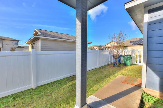 404 Craters Of The Moon BLVD, Pflugerville, TX 78660