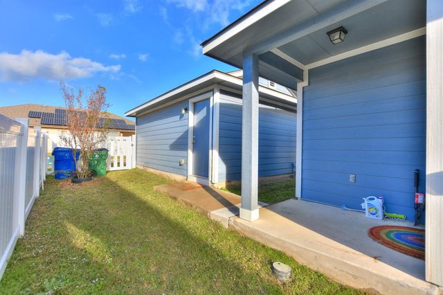 404 Craters Of The Moon BLVD, Pflugerville, TX 78660