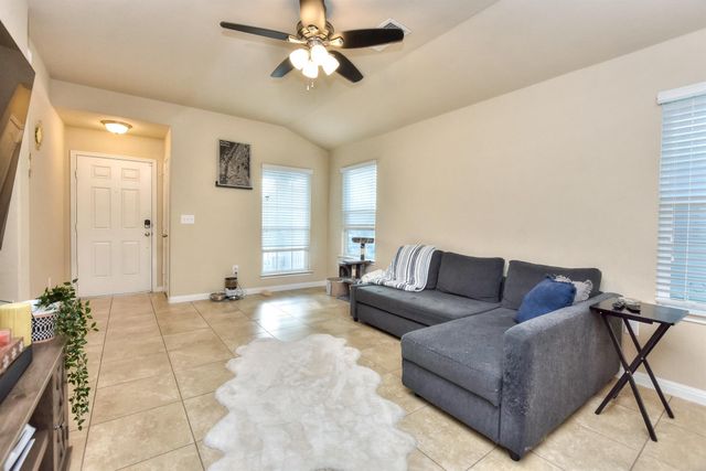 404 Craters Of The Moon BLVD, Pflugerville, TX 78660