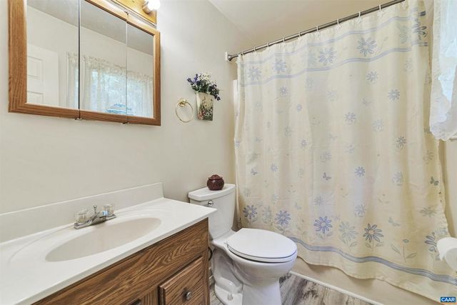 2415 BELLE MEADE RD, Bumpass, VA 23024