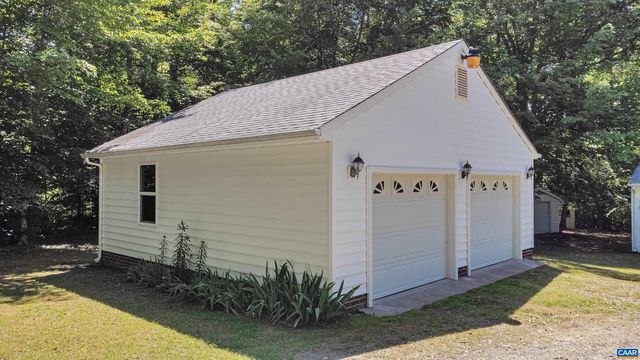 2415 BELLE MEADE RD, Bumpass, VA 23024