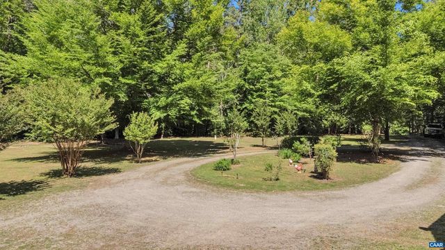 2415 BELLE MEADE RD, Bumpass, VA 23024