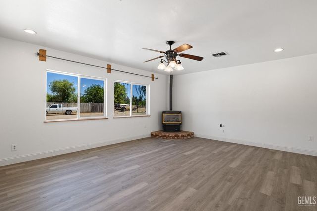 921 Christian Avenue, Bakersfield, CA 93314