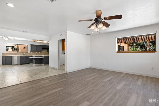 921 Christian Avenue, Bakersfield, CA 93314