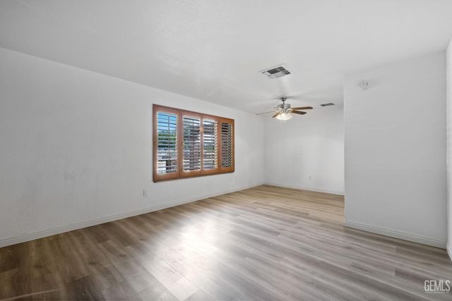 921 Christian Avenue, Bakersfield, CA 93314