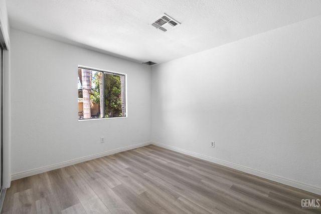 921 Christian Avenue, Bakersfield, CA 93314