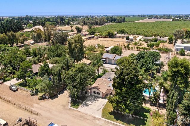 921 Christian Avenue, Bakersfield, CA 93314