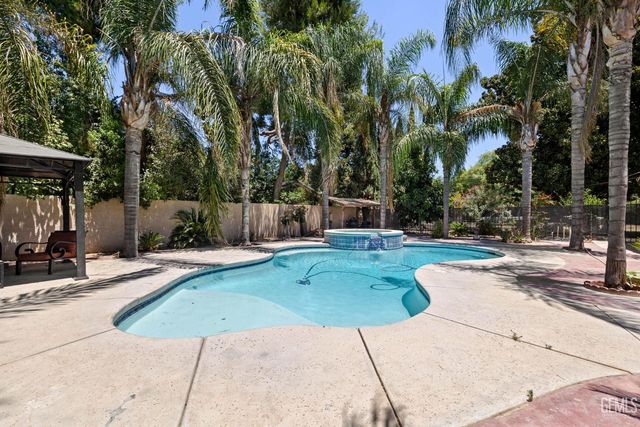 921 Christian Avenue, Bakersfield, CA 93314