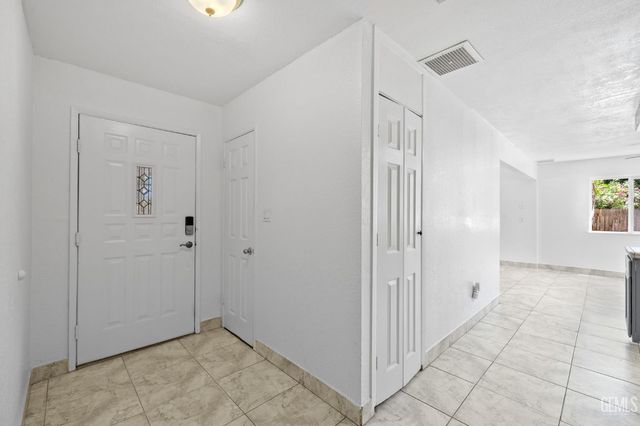 921 Christian Avenue, Bakersfield, CA 93314