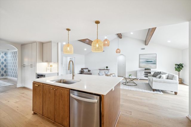 7715 Twin Hills Drive, Houston, TX 77071