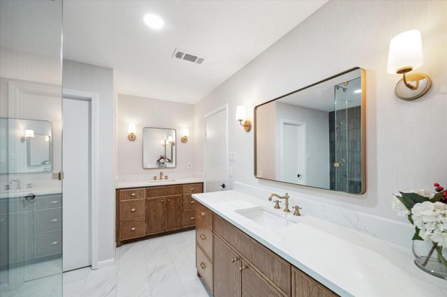 7715 Twin Hills Drive, Houston, TX 77071