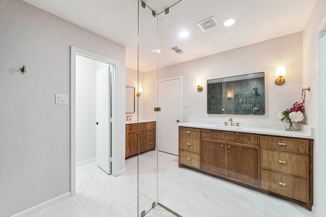 7715 Twin Hills Drive, Houston, TX 77071