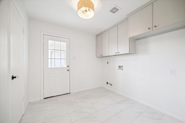 7715 Twin Hills Drive, Houston, TX 77071