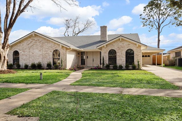7715 Twin Hills Drive, Houston, TX 77071