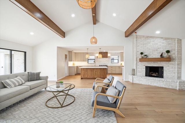 7715 Twin Hills Drive, Houston, TX 77071