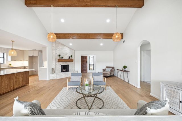 7715 Twin Hills Drive, Houston, TX 77071