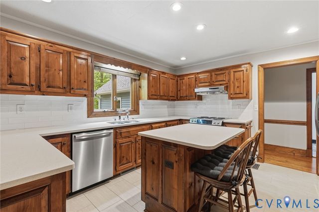11515 Wood Brook Rd, Glen Allen, VA 23059