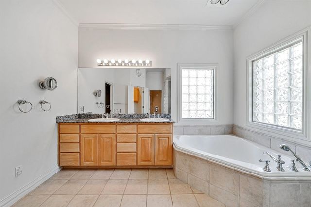 190 CHALK BLUFF CT, Driftwood, TX 78619
