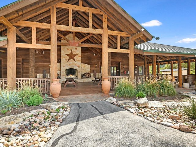 190 CHALK BLUFF CT, Driftwood, TX 78619