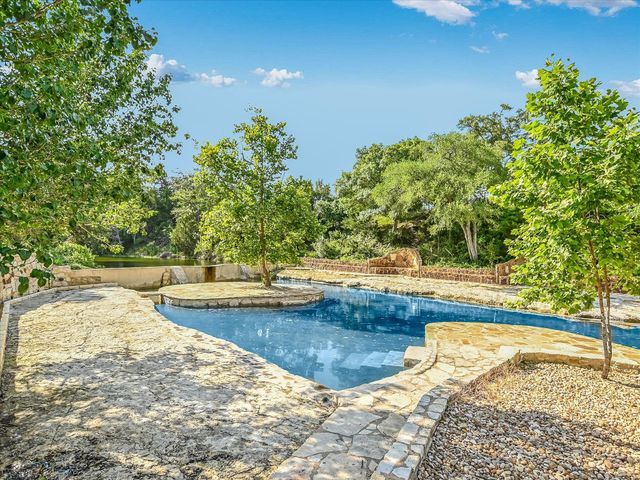 190 CHALK BLUFF CT, Driftwood, TX 78619