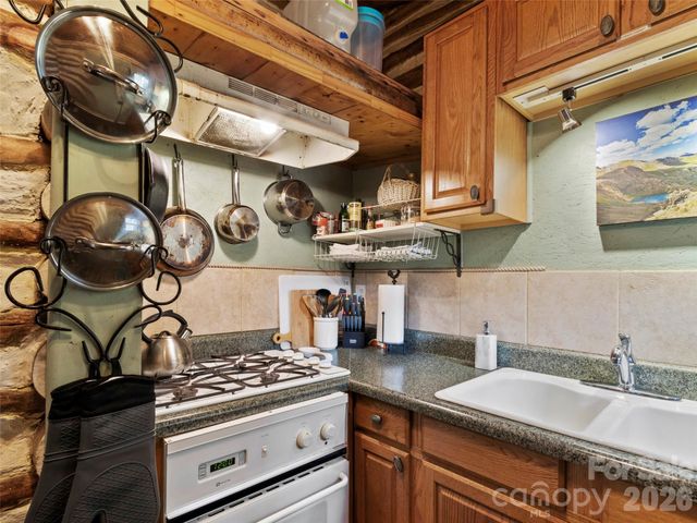 142 Cold Spring Road, Burnsville, NC 28714