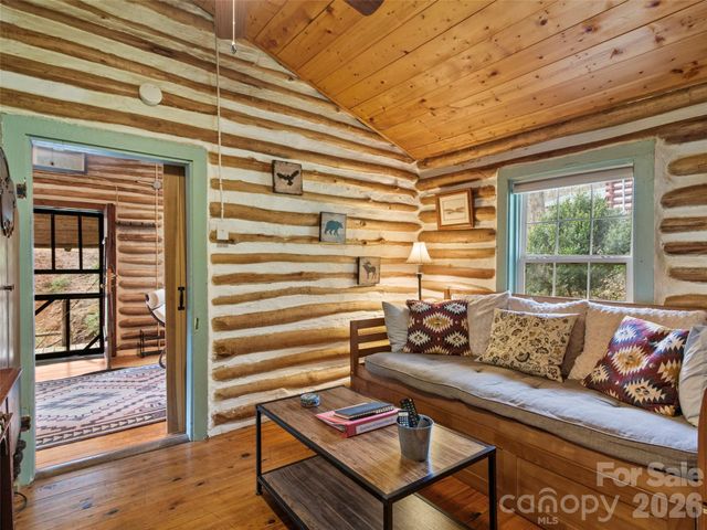 142 Cold Spring Road, Burnsville, NC 28714