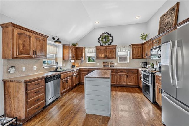 901 N Birch Street, Kearney, MO 64060
