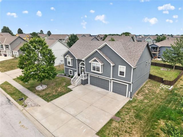 901 N Birch Street, Kearney, MO 64060