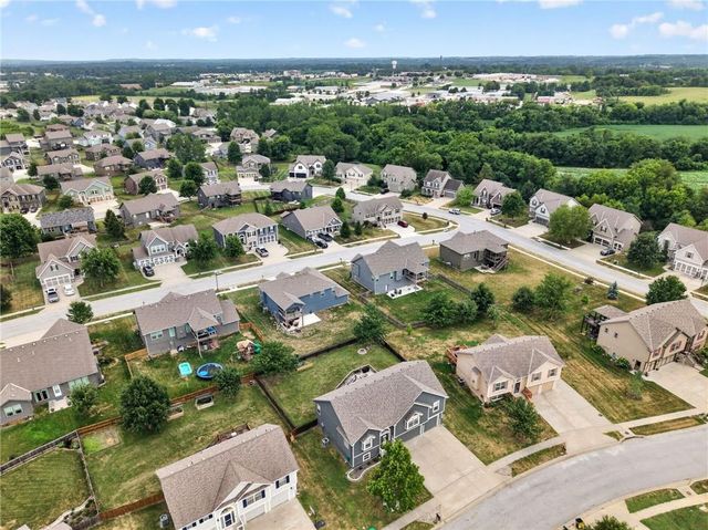 901 N Birch Street, Kearney, MO 64060