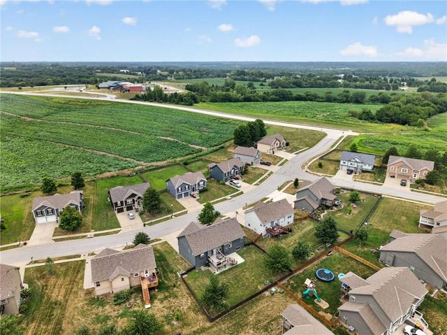 901 N Birch Street, Kearney, MO 64060