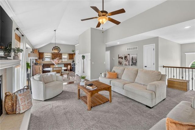 901 N Birch Street, Kearney, MO 64060