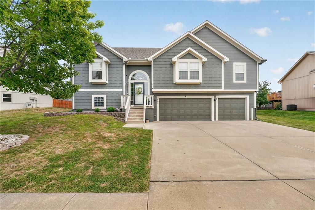 901 N Birch Street, Kearney, MO 64060