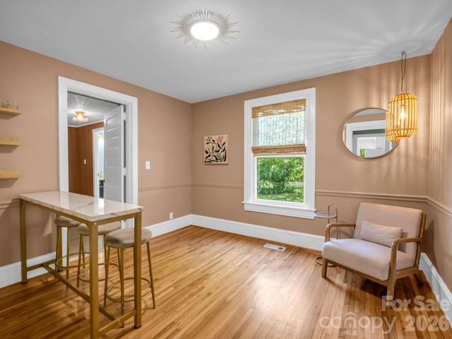 363 Etowah School Road, Hendersonville, NC 28739