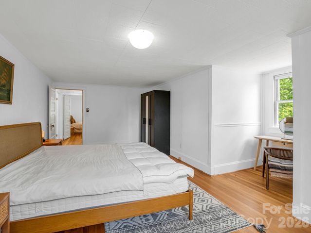 363 Etowah School Road, Hendersonville, NC 28739