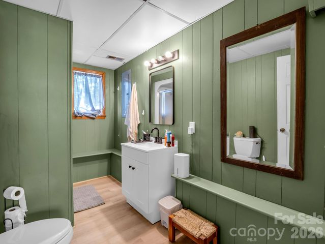 363 Etowah School Road, Hendersonville, NC 28739